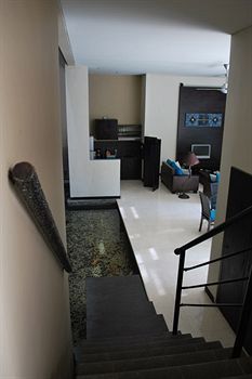 Alam Warna Villa *