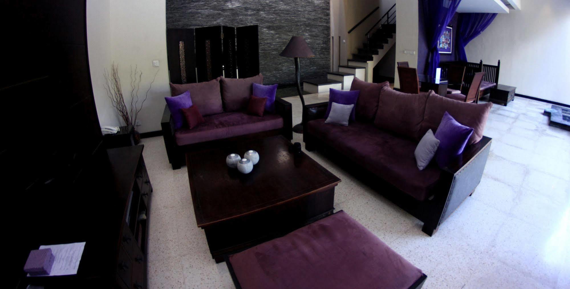 Alam Warna Villa *
