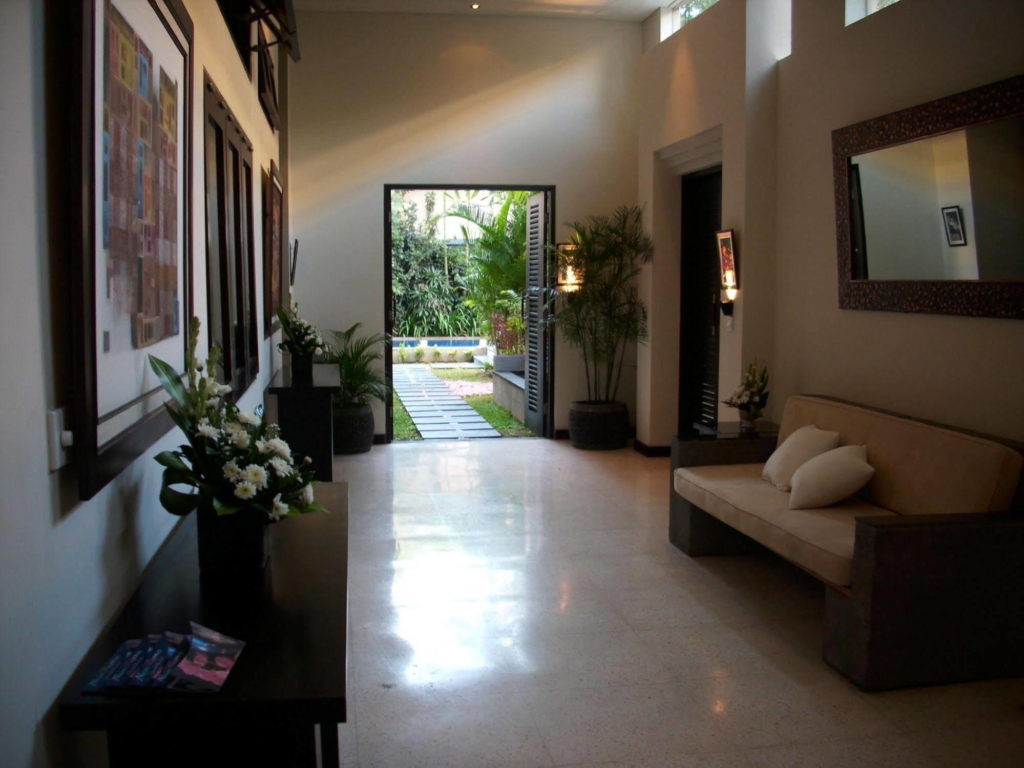 Alam Warna Villa