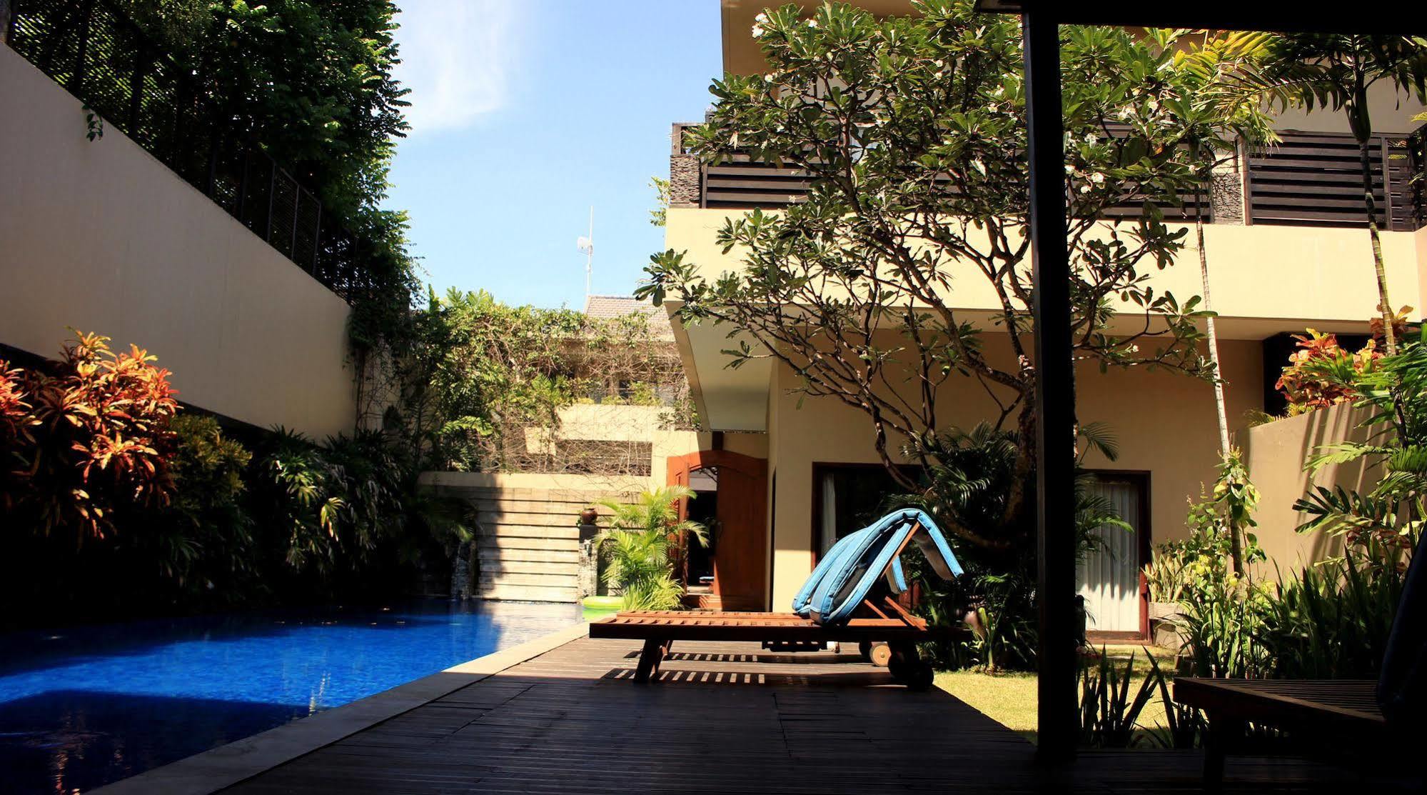 Alam Warna Villa