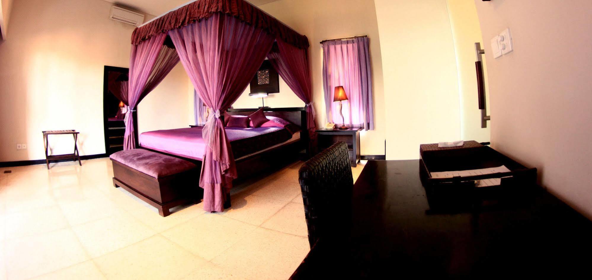 Villa Alam Warna